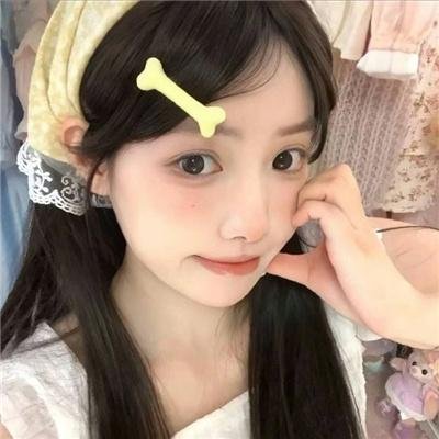橙色女孩